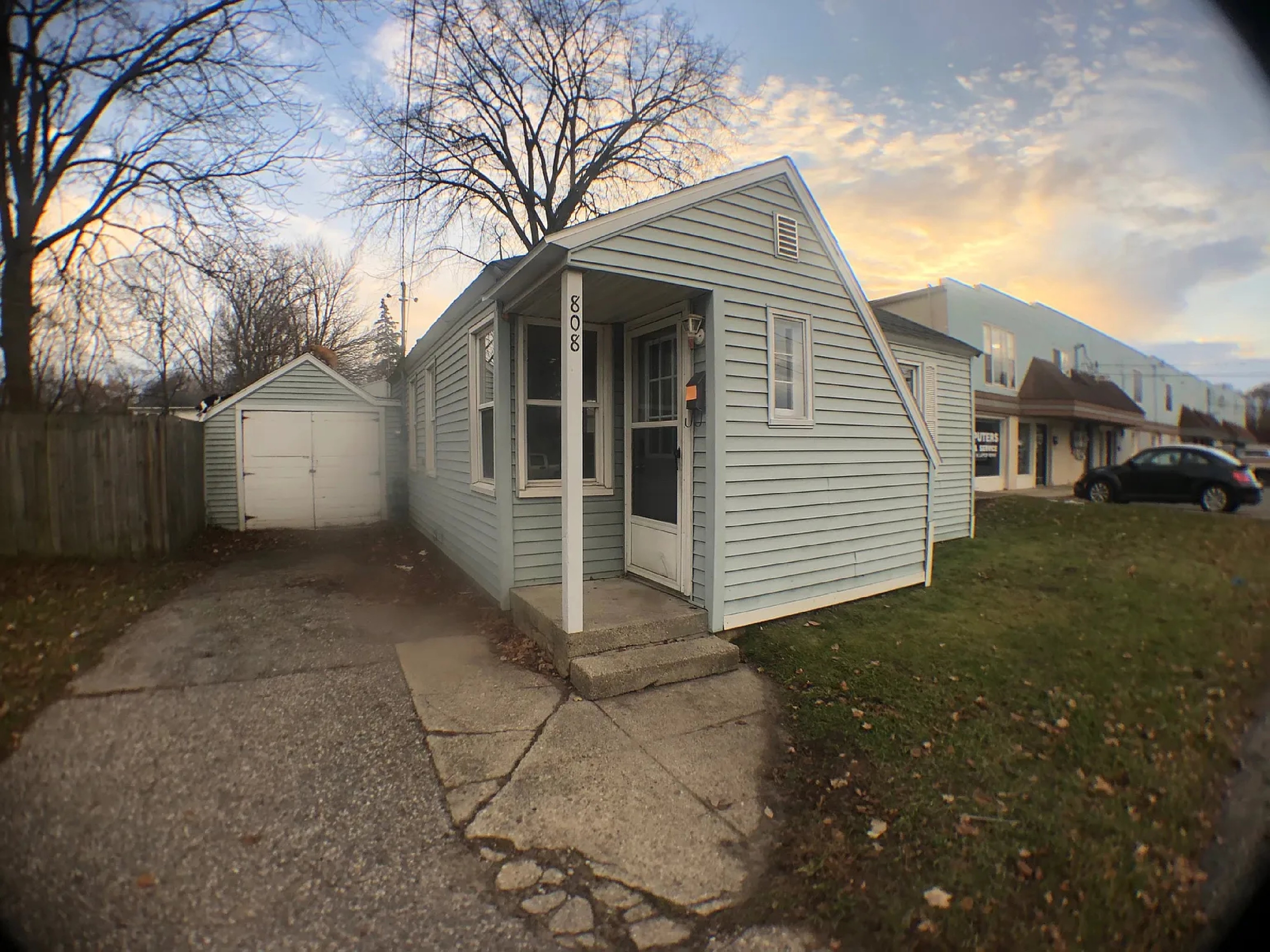 808 East Lincoln Street