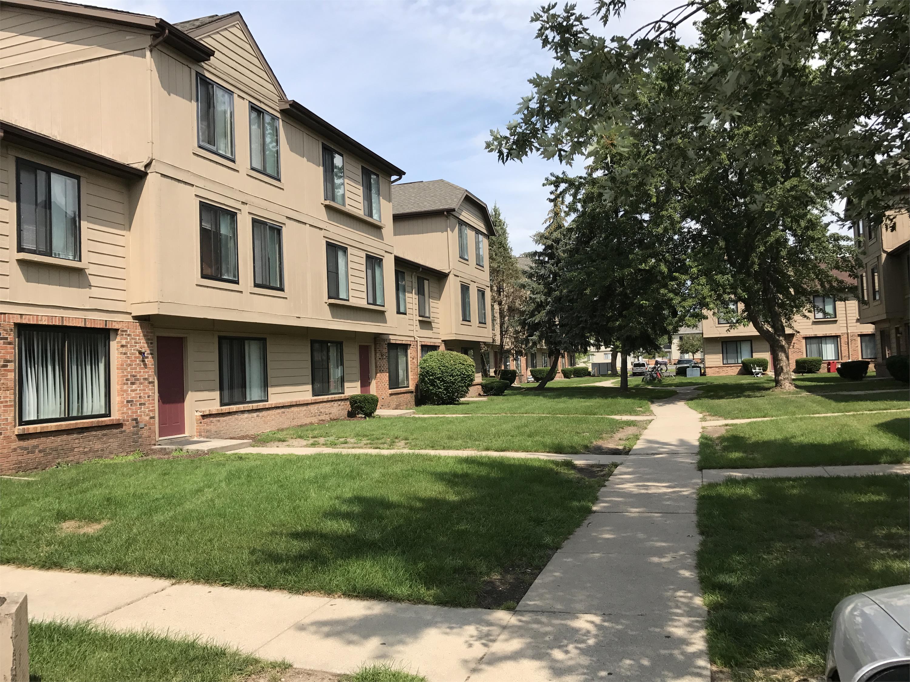 1825 S Crawford - Unit A06